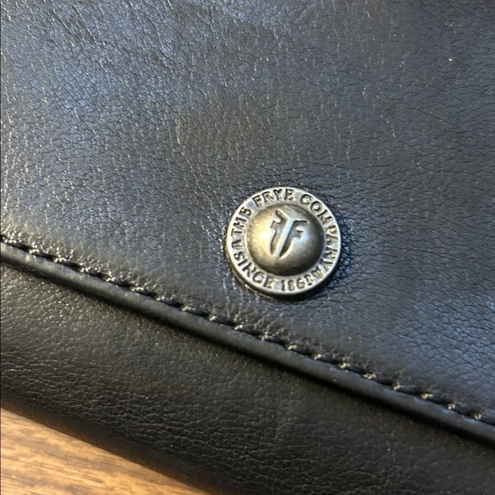 Frye wallet - Picture 2 of 6
